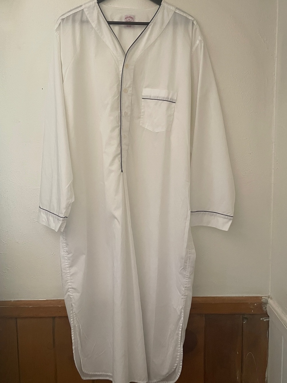 Brooks Brothers 100% Cotton Nightshirt Wrinkle Resistant Sleepwear White XL